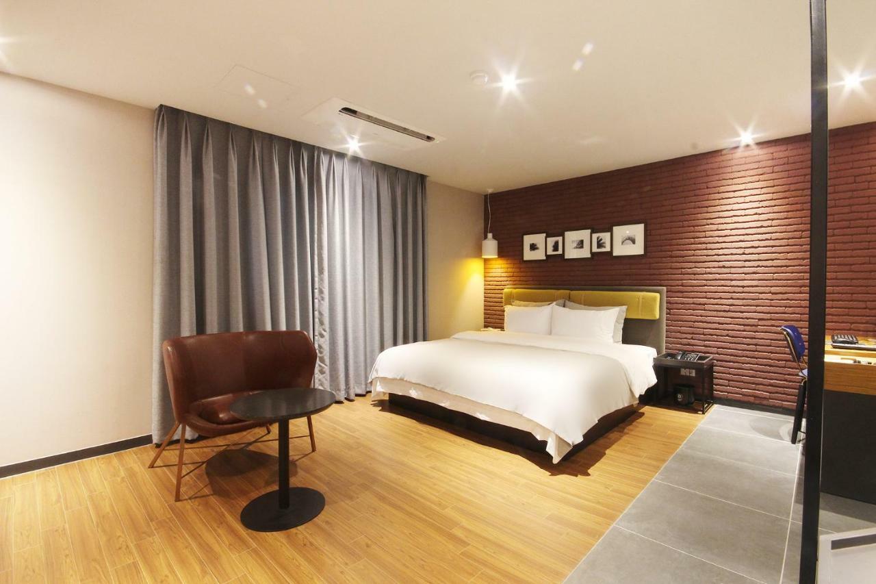 Brown Dot Hotel Seomyeon Busan Buitenkant foto