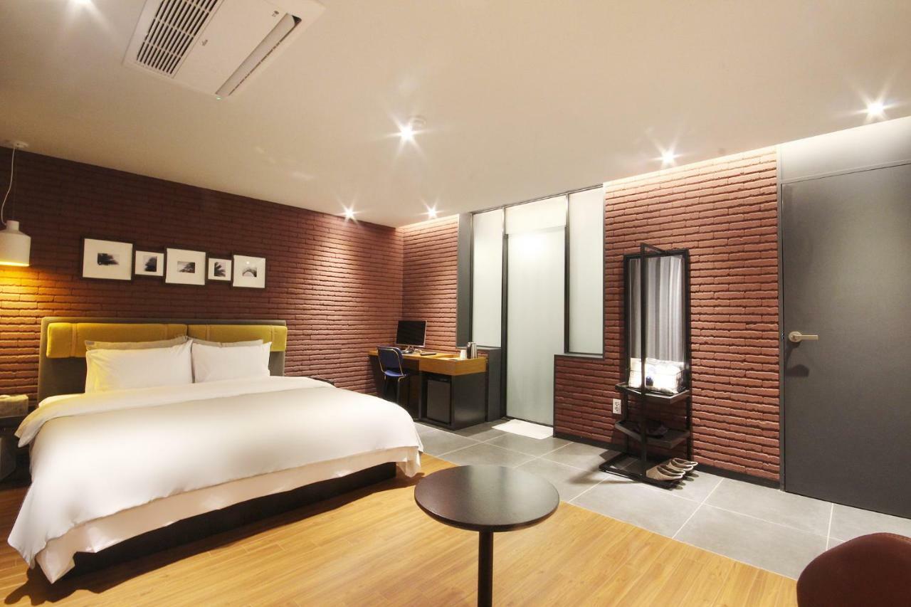 Brown Dot Hotel Seomyeon Busan Buitenkant foto