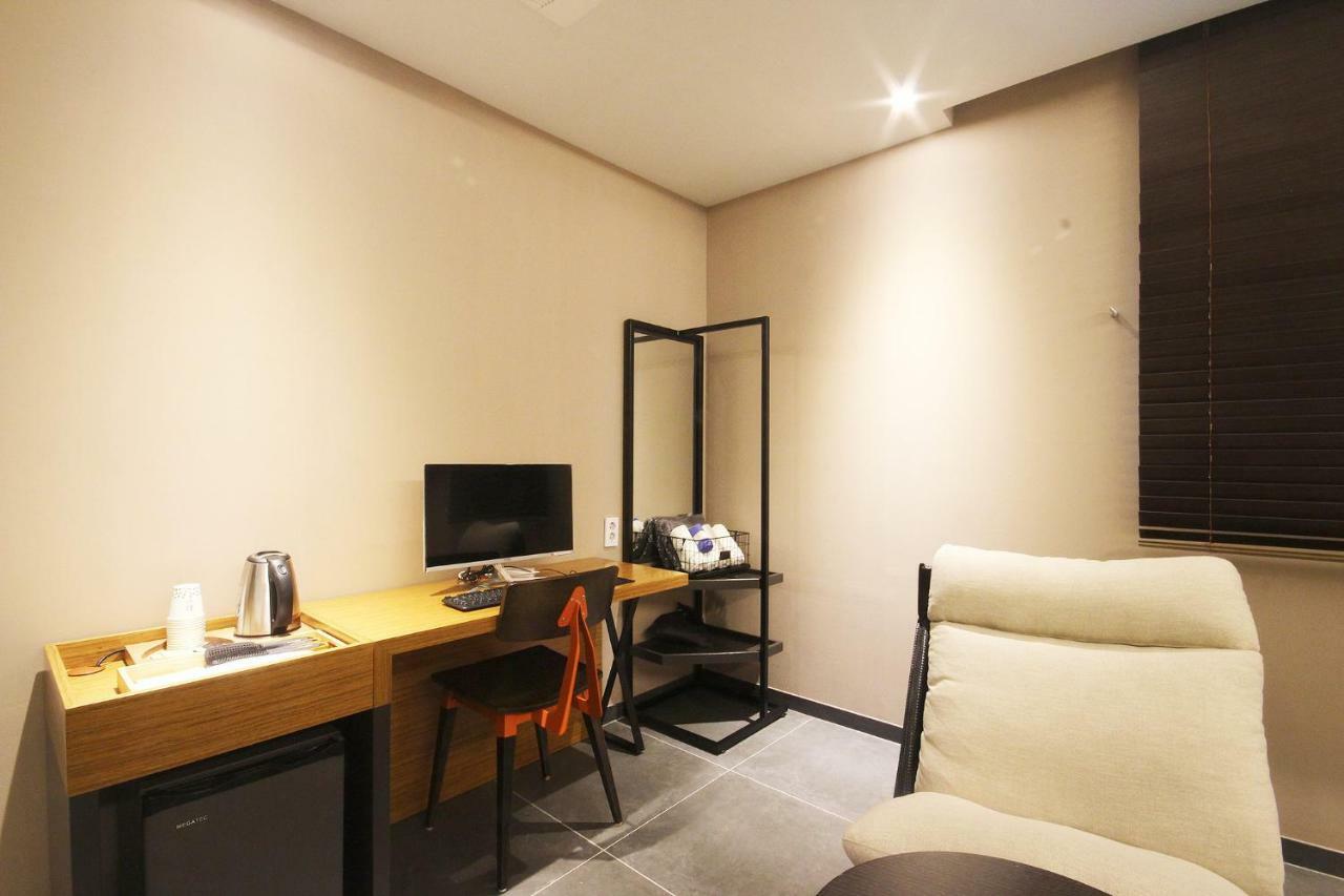 Brown Dot Hotel Seomyeon Busan Buitenkant foto