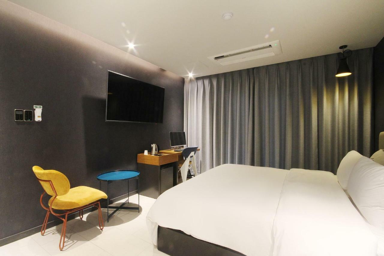 Brown Dot Hotel Seomyeon Busan Buitenkant foto